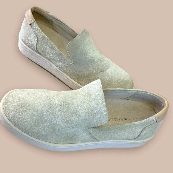 Lucky Brand Suede Leather Slip On Loafer Sneakers Women Size 8M Silver Cloud - Picture 2 of 16